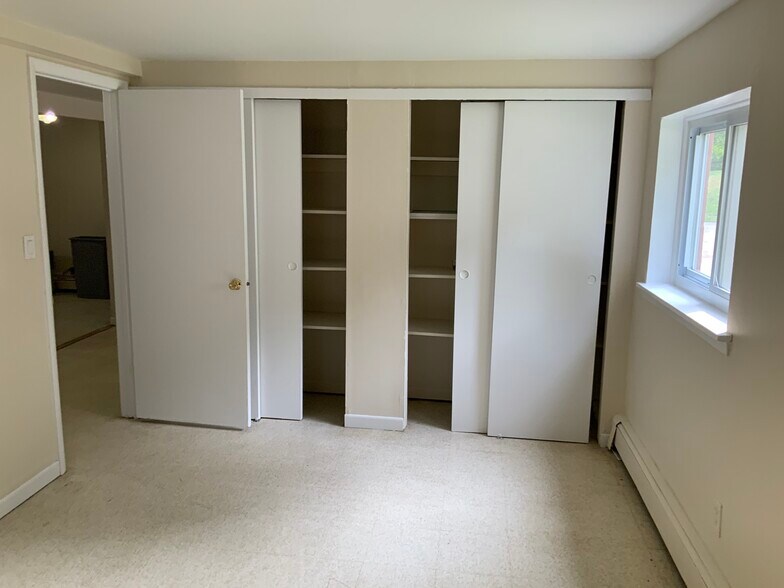 Building Photo - 300 Ketchamtown Rd