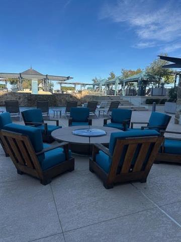 Building Photo - 2600 W 7th St