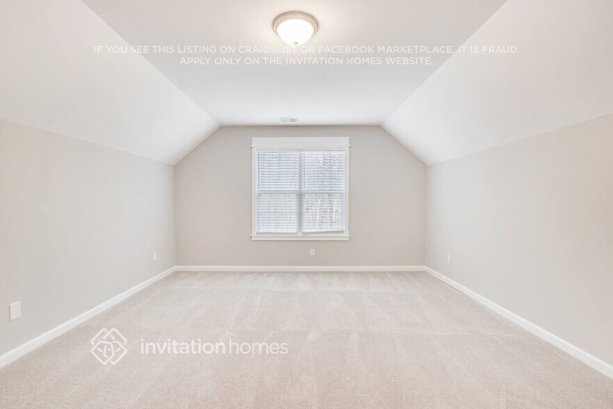 Building Photo - 3770 Churchill Dr SW