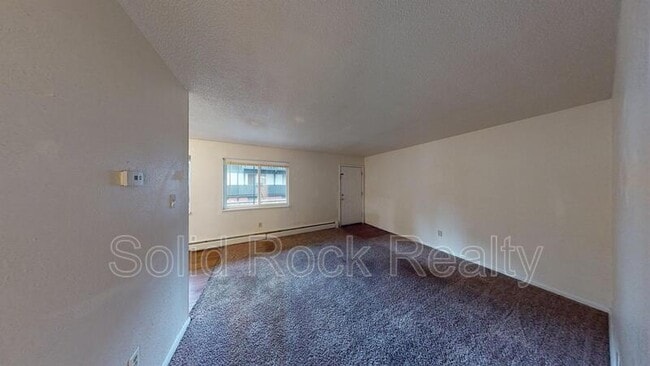 Building Photo - 1411 S Corona Ave