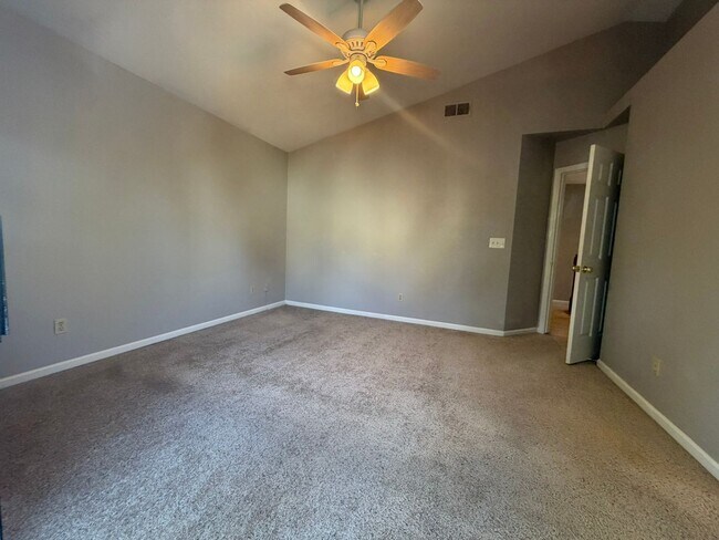 Building Photo - 8420 Oak Flat Way