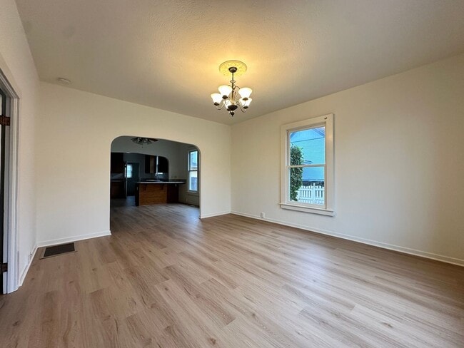 Building Photo - 153 Monterey Ave