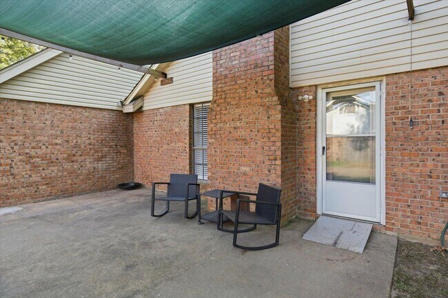 Building Photo - 131 Cypress Dr