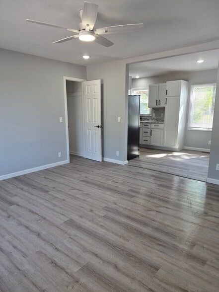 Building Photo - 312 S Rose Hill Rd