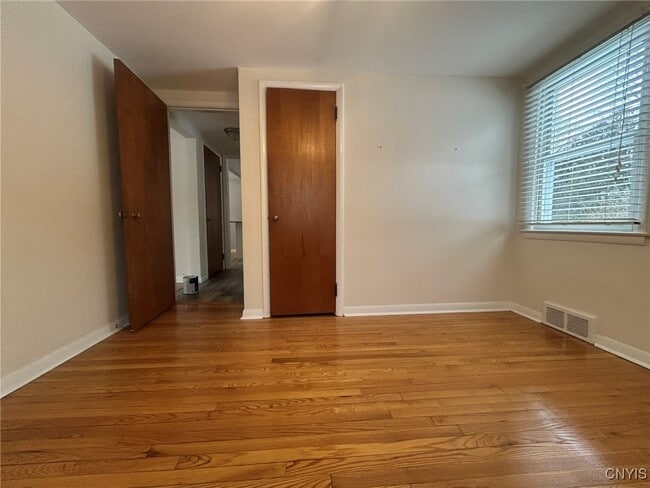 Building Photo - 3 Wills Dr