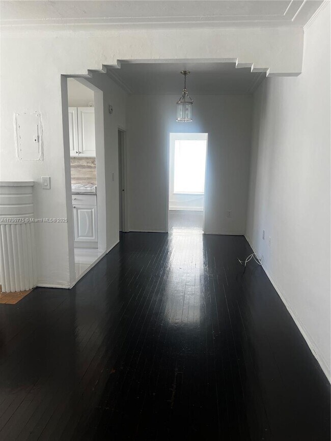 Building Photo - 1608 Drexel Ave