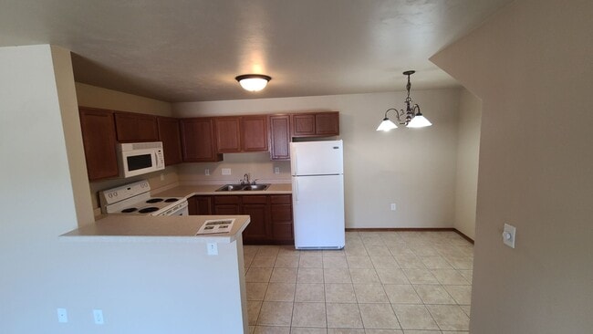Building Photo - 1 Bed, 1 Bath 890 Sq Ft