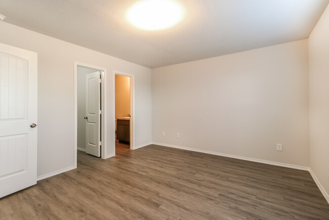 Building Photo - 3309 East Chunk Dr