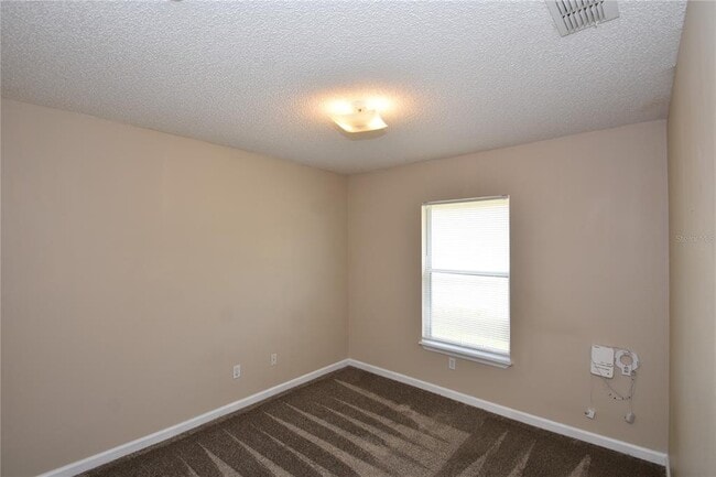 Building Photo - 35 Regent Ln