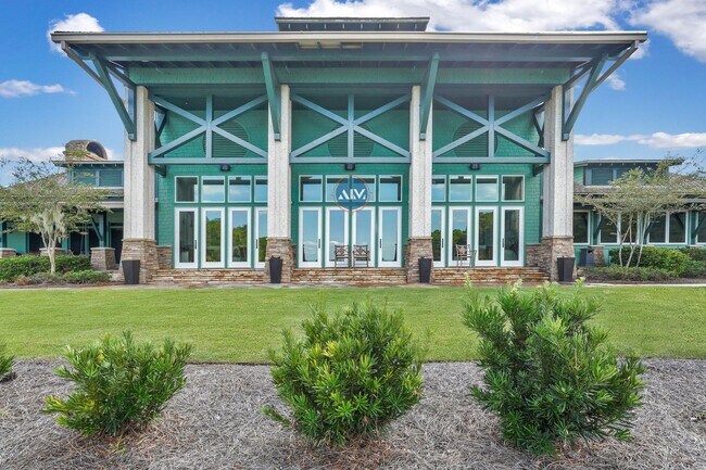 Building Photo - Beautiful custom home in Hampton Lake!