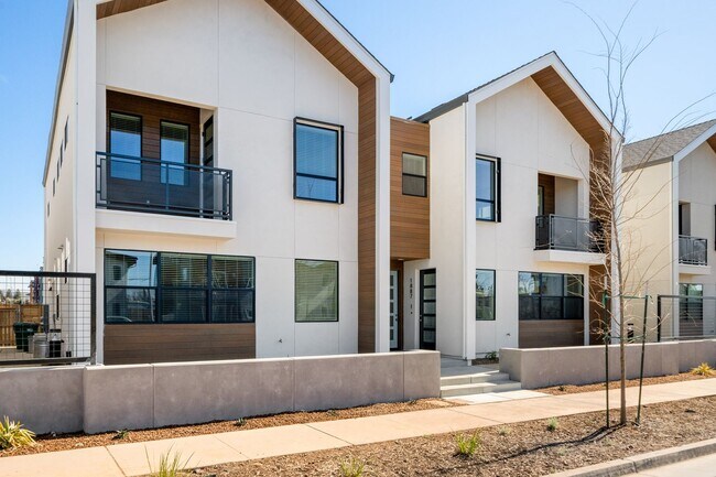 Building Photo - The Boulevards