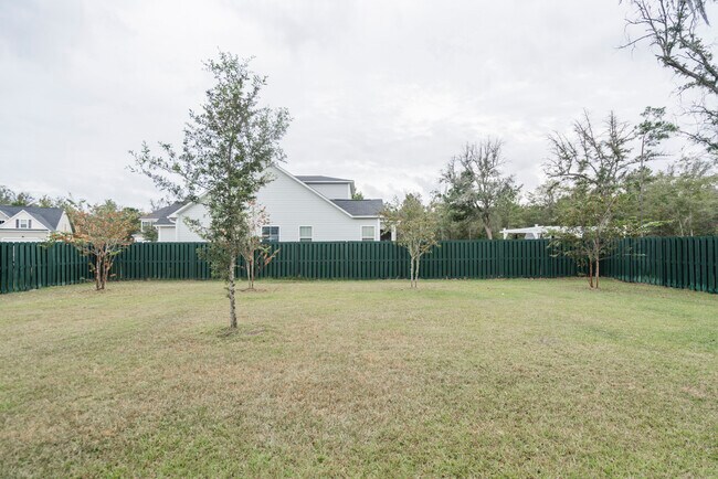 Building Photo - 503 Waybridge Way