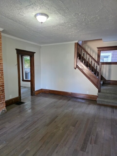 Building Photo - 164 E Church St