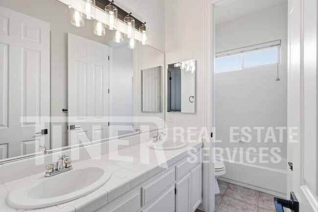 Building Photo - 4616 Gatwick Way