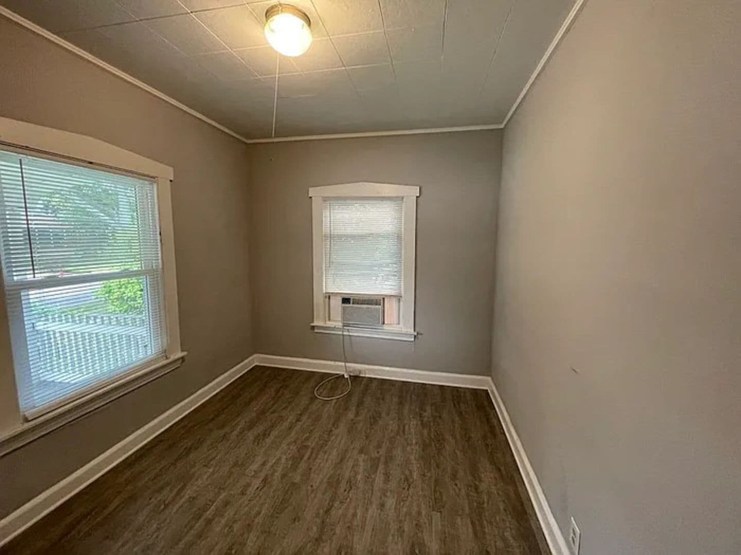 Building Photo - 1205 Dayton St SW