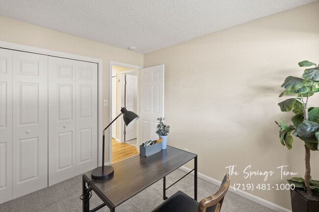 Building Photo - REMODELED SINGLE-LEVEL 2BD TOWNHOME w/ A/C