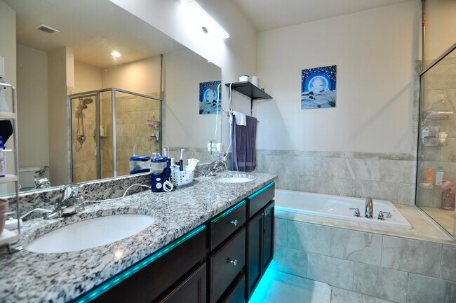 Building Photo - 4481 Bridgeview Ln