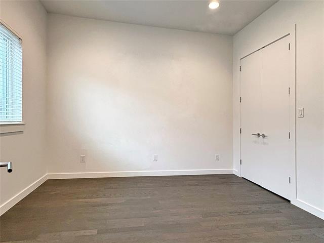 Building Photo - 4934 Zuma Ct