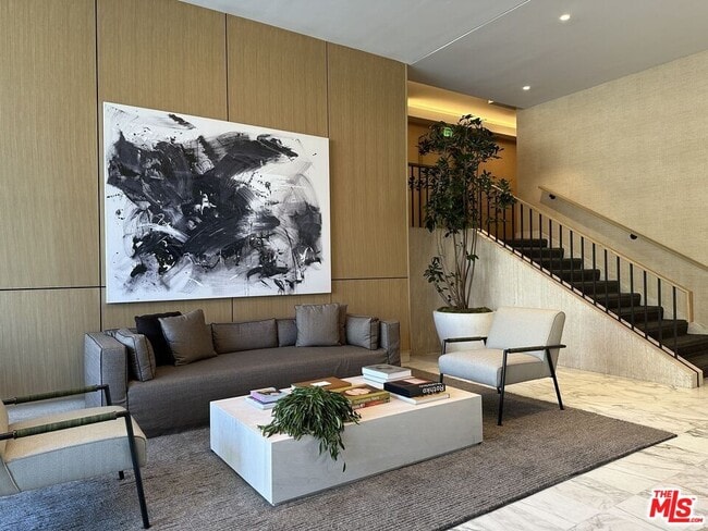 Building Photo - 999 N Doheny Dr