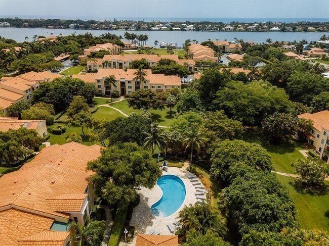 Building Photo - 103 Yacht Club Way