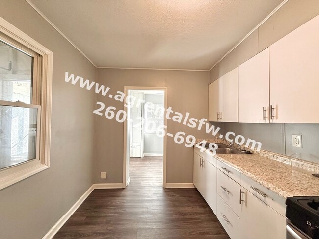 Building Photo - 3 bedroom house