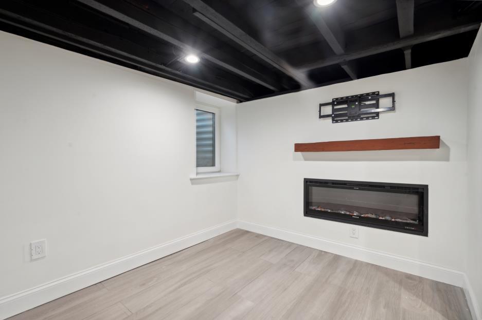 Lower level study/den. - 344 N Sloan St