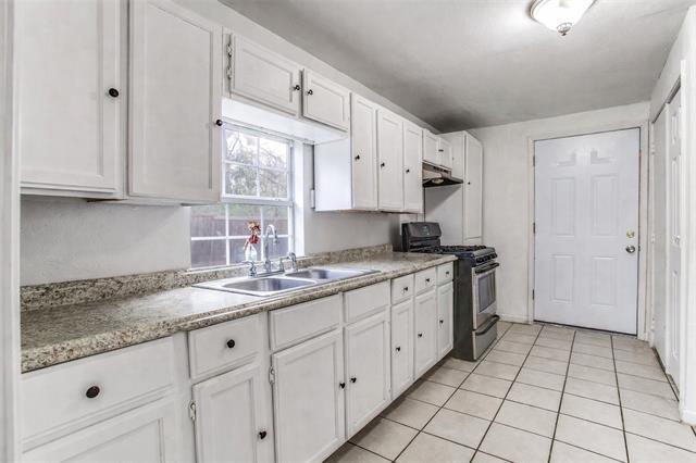 Building Photo - 2402 N Winnetka Ave