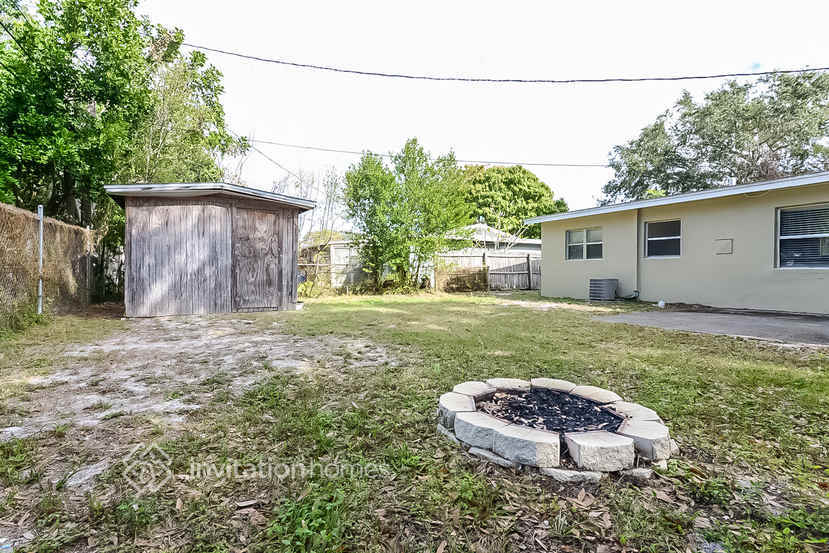 Building Photo - 2160 Riviera Dr