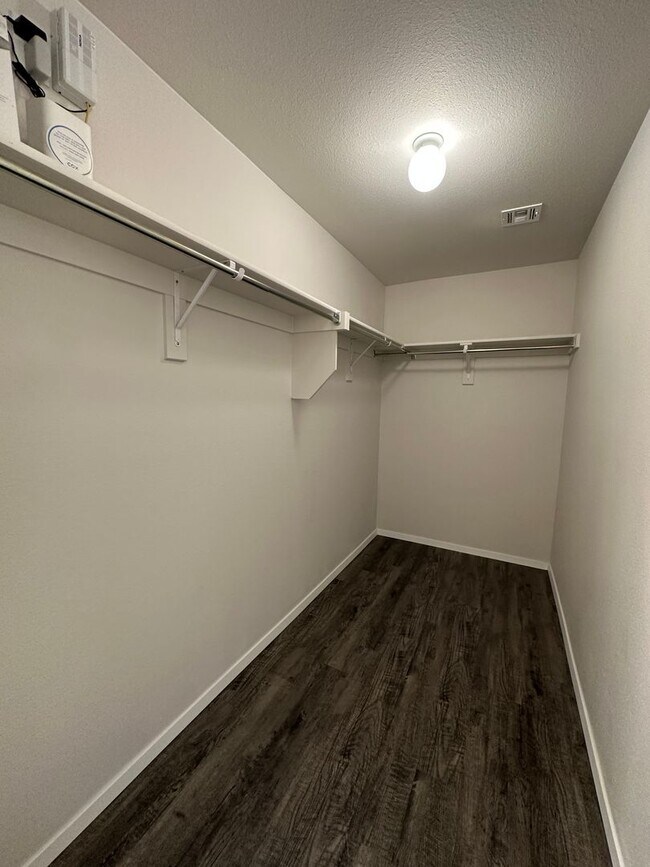 Building Photo - *Pre-leasing* Four Bedroom | Two Bath Home...