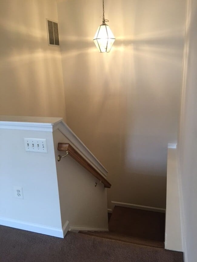Building Photo - Fantastic 3 Bedroom Townhouse in Wellingto...