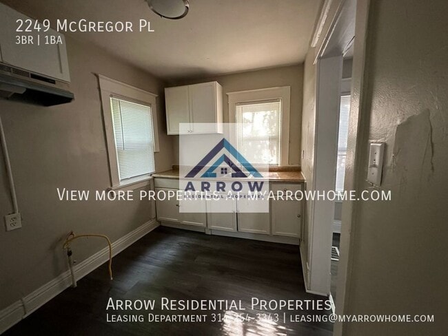 Building Photo - 2249 Mcgregor Pl