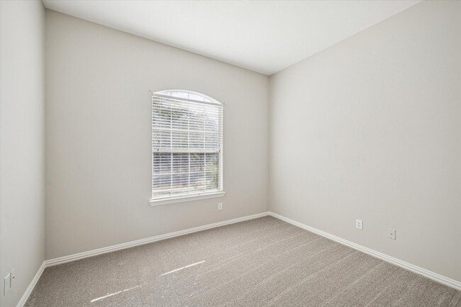 Building Photo - 2915 Crescent Oaks Park Ln