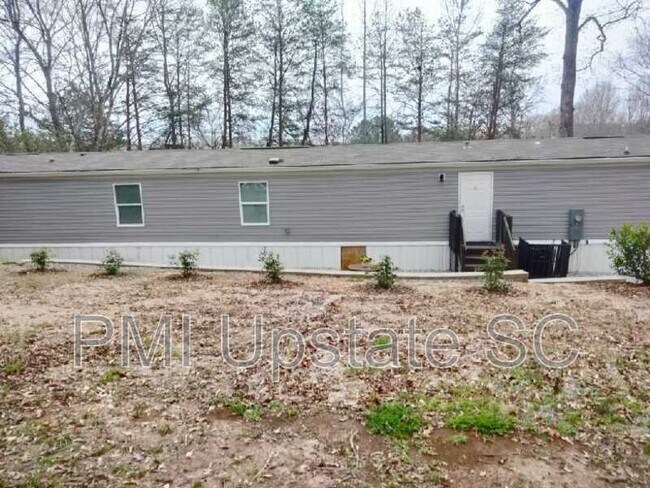 Building Photo - 810 Slater Rd