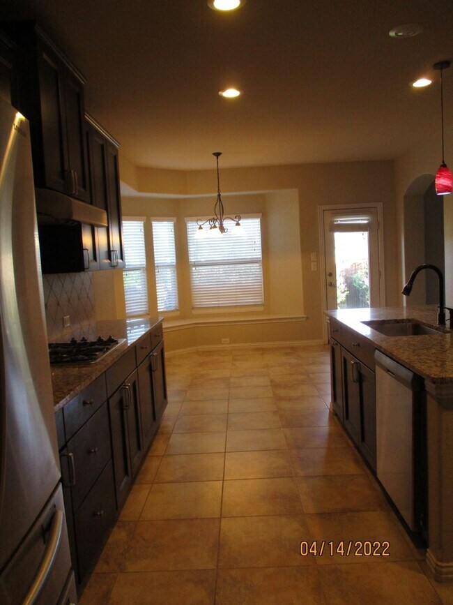 Building Photo - 2505 Mesa Glen Dr