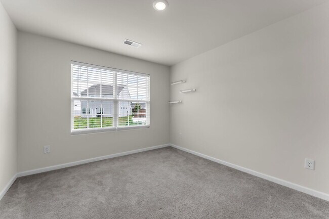 Building Photo - Stylish 3BR/2.5BA Craftsman Townhome with Modern Finishes in Pendleton! $1,700/mo rent