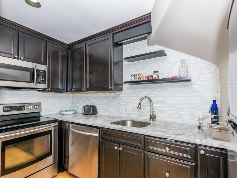 Building Photo - 48 Appleton St