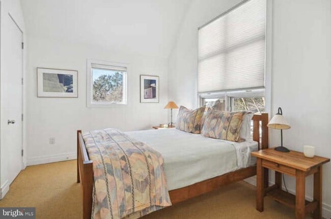 Building Photo - 4527 Q Pl NW