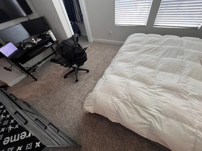 Building Photo - Room in Townhome on Memorial Pkwy