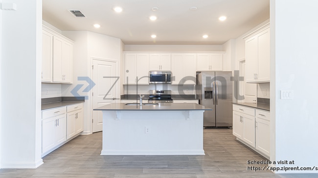 Building Photo - 2898 Armstrong Ave