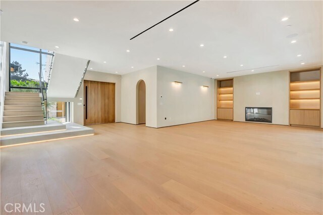 Building Photo - 5149 Beeman Ave