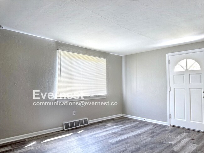 Building Photo - 3037 Blackridge Ave