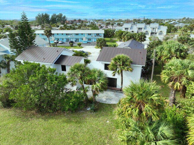 Building Photo - 652 Hernando St