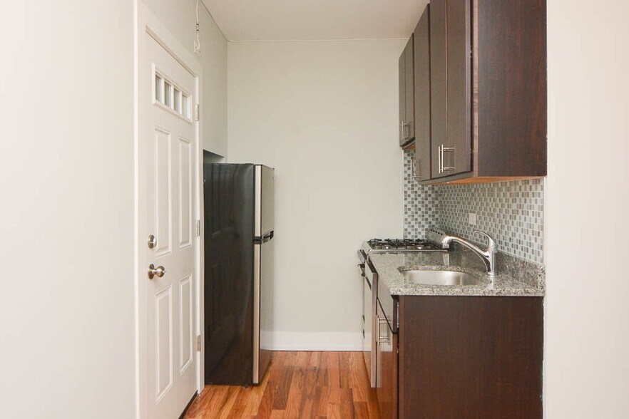 Building Photo - 2915 N Mildred Ave