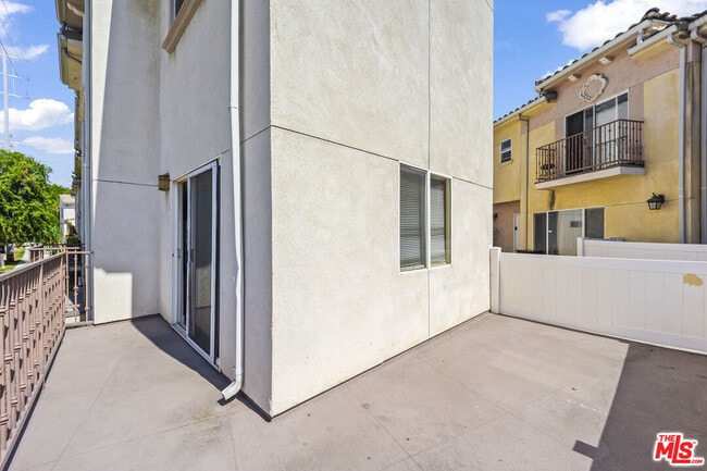 Building Photo - 12375 Osborne Pl