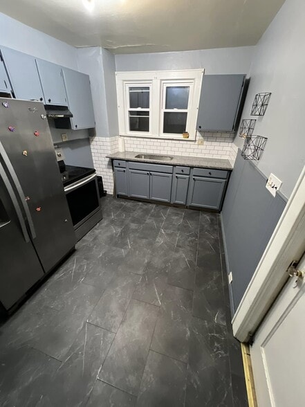 kitchen - 38 N Landon Ave