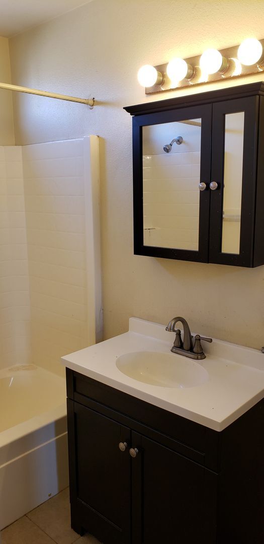 Building Photo - 7621 Kelty Dr