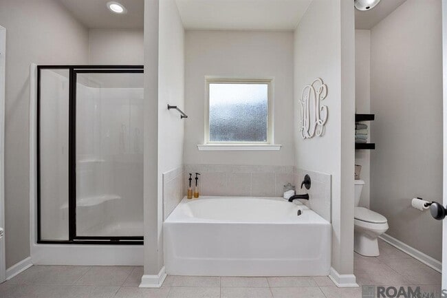 Building Photo - 18326 Sunset Park Dr