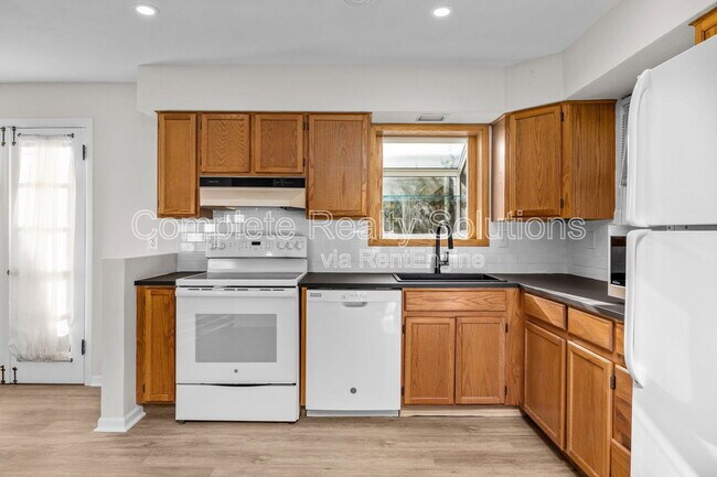 Building Photo - 1503 Wexford Ave