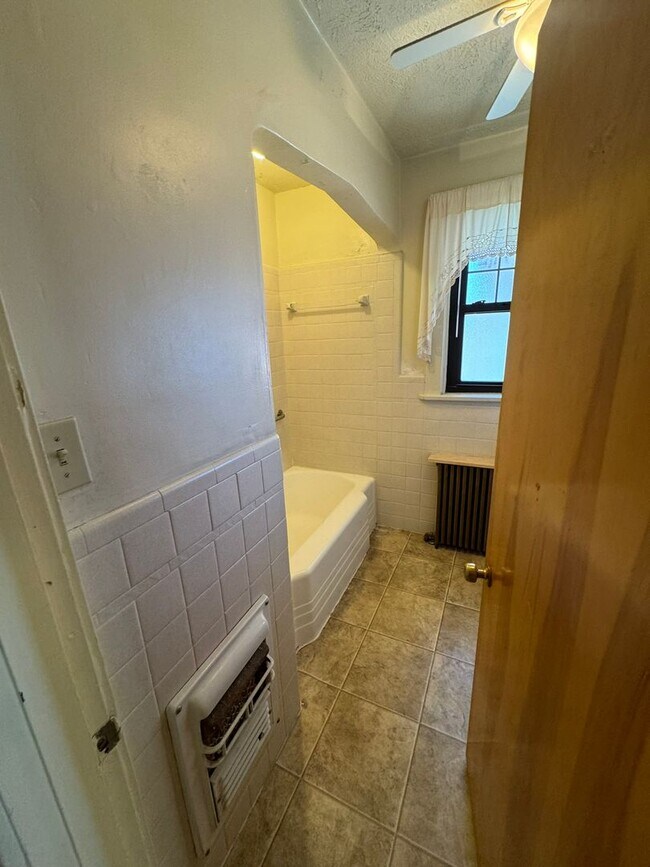 Building Photo - Mary Lou Molnar 111