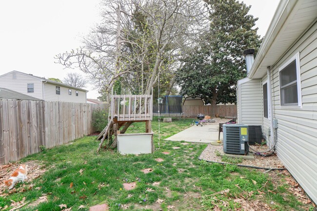 Building Photo - Stylish 3-Bed Brick Home in Central VB!
